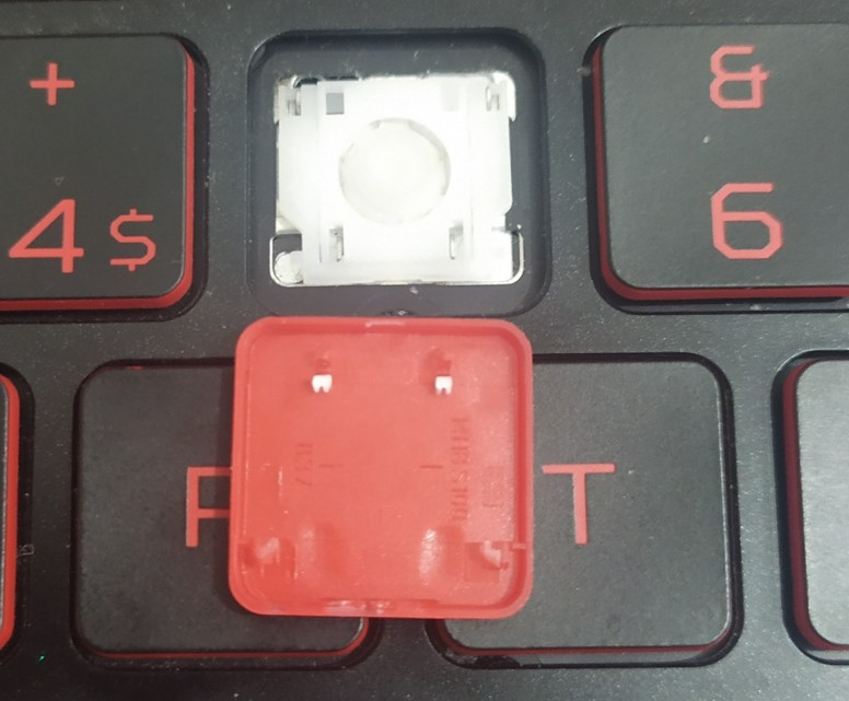 Acer Nitro 5 AN515-43 klavyesinin altındaki plastik tırnak kırıldı |  Technopat Sosyal