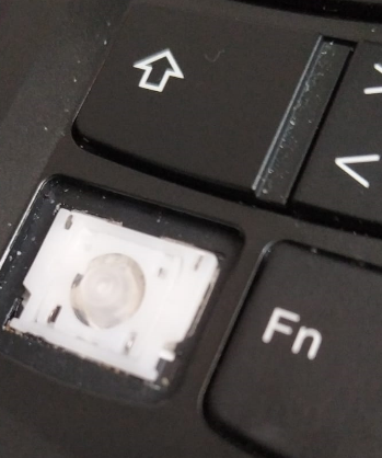 Laptop klavye tuşu takma | Technopat Sosyal