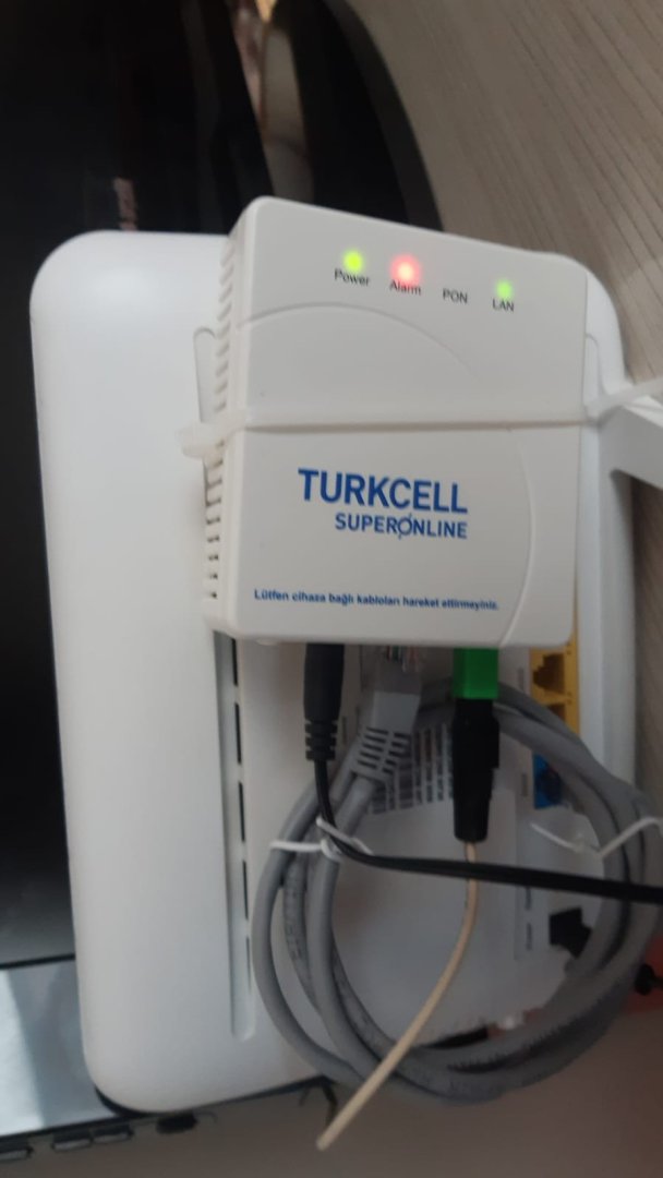 Fotoğraftaki Turkcell SuperOnline ağ cihazı nedir? | Technopat Sosyal
