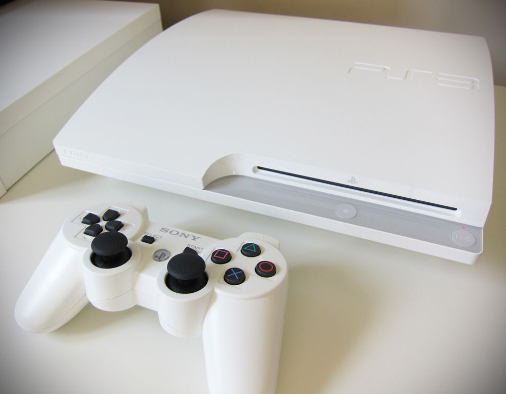 PS3 Slim beyaz mı Super Slim siyah mı? | Technopat Sosyal