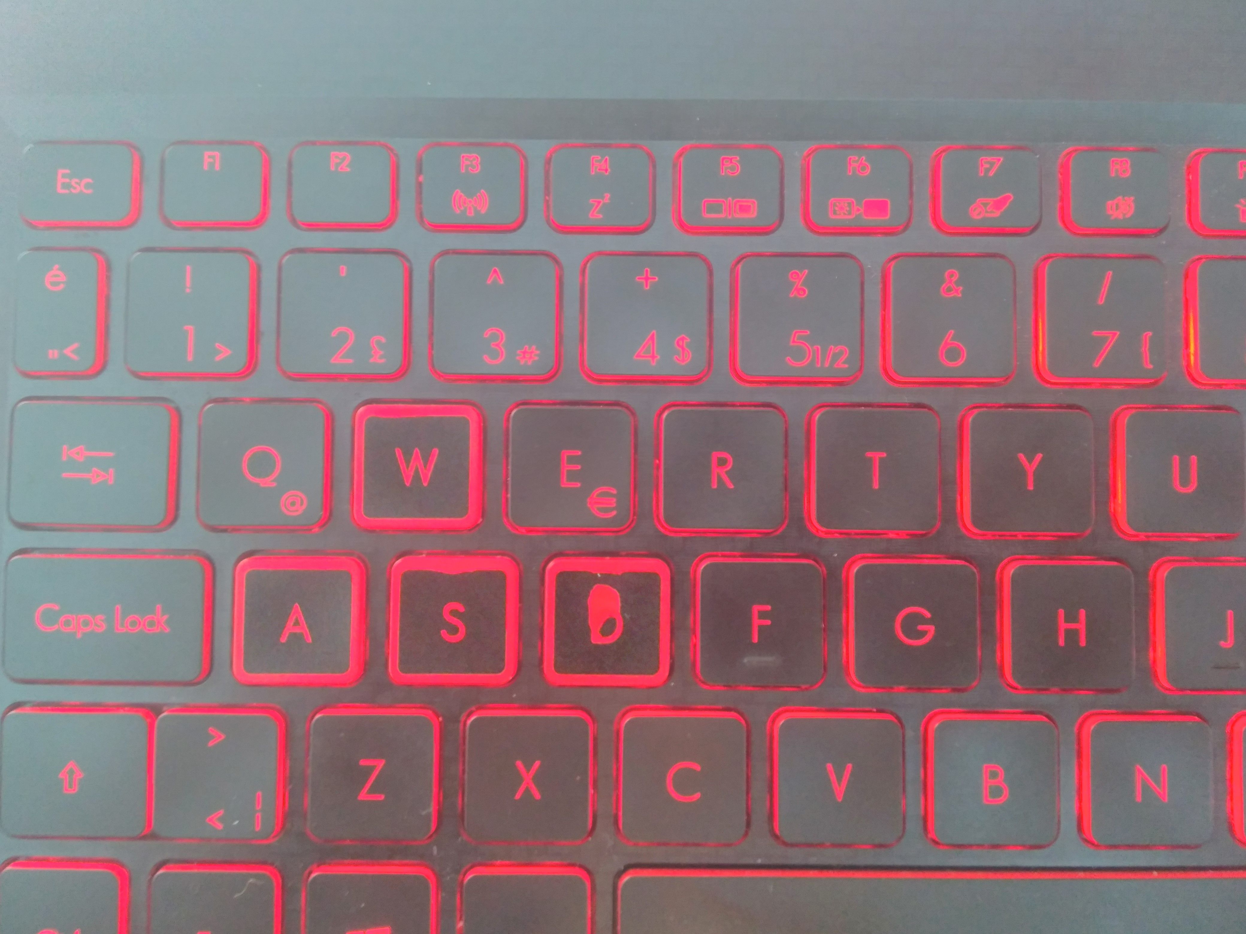 Acer Nitro AN515-42 klavye yazıları silinmeye başladı | Technopat Sosyal