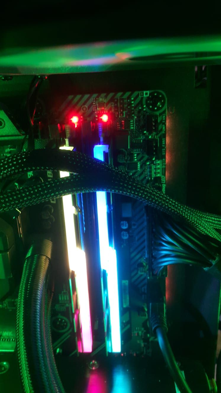 Çözüldü: Anakartımda RAM'lerin üstünde kırmızı ışık yanıyor | Technopat  Sosyal