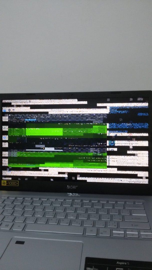 Laptop ekranı bozuk görüntü veriyor | Technopat Sosyal