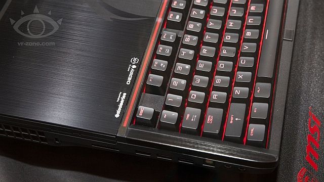 MSI GT80 Titan Mekanik Klavye Kullanıyor - Technopat